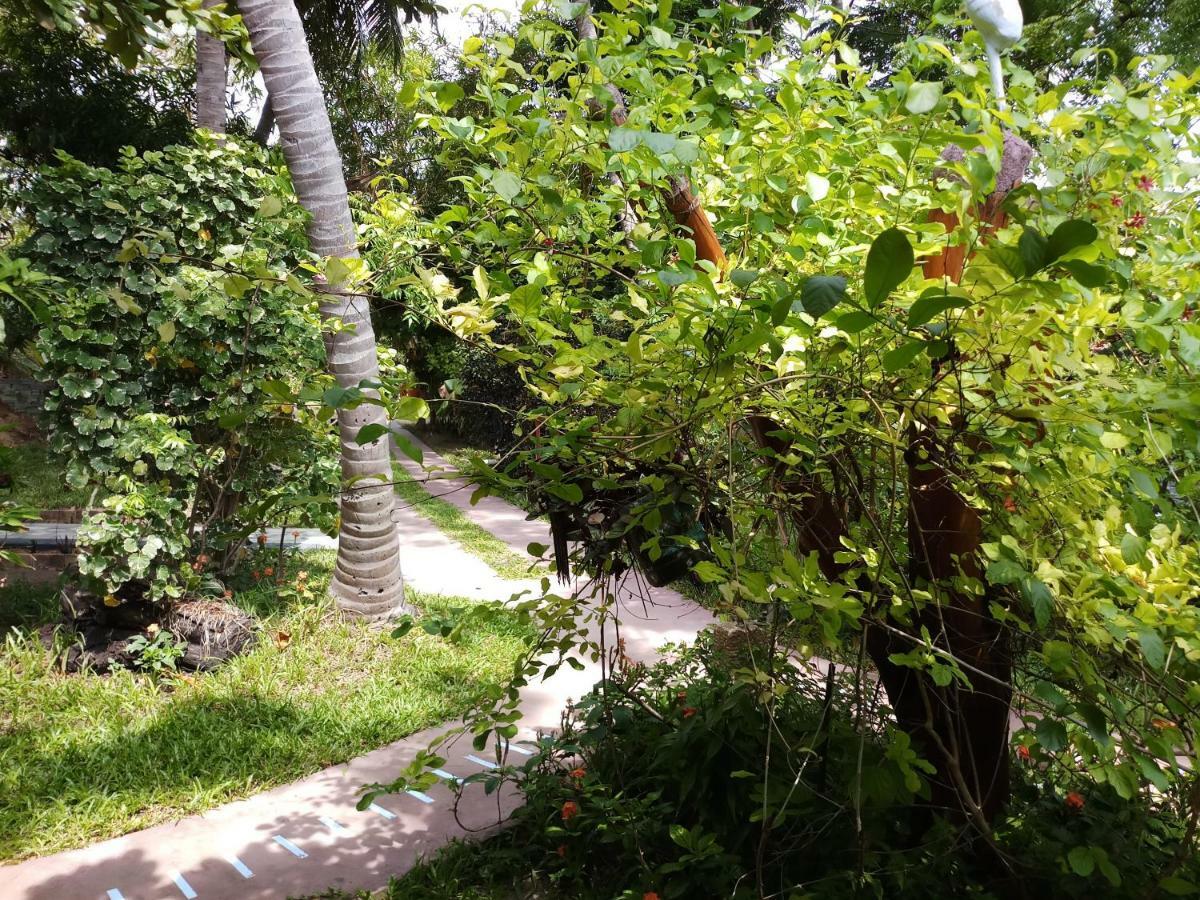 Inn On The Bay Passikudah Exterior photo